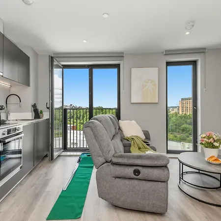 Apartment Stay-mini Golf Dart Board Included - Pass The Keys *