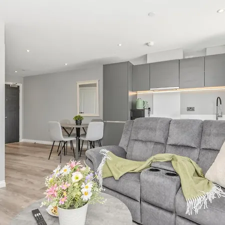 Stay-mini Golf Dart Board Included - Pass The Keys Apartment *